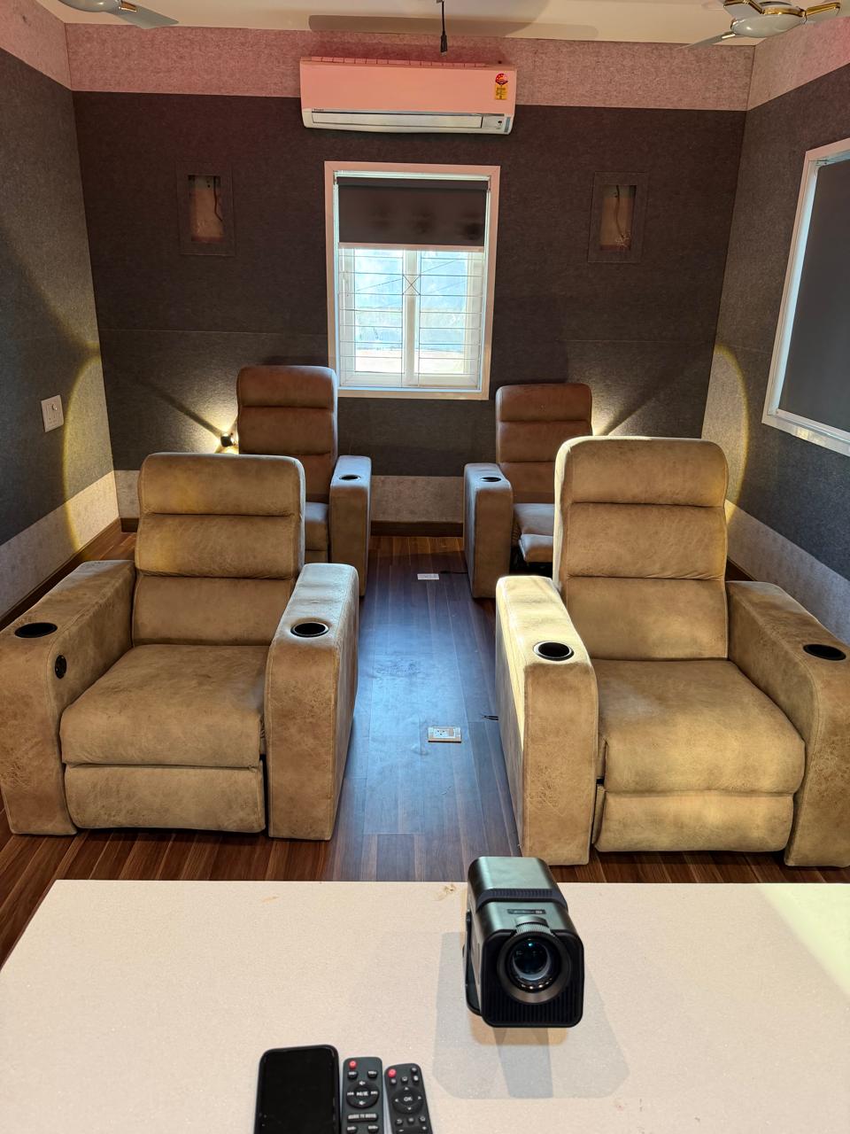 Private theater recliner room